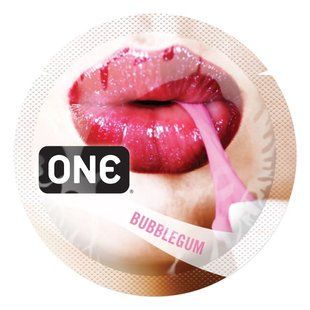 Ароматизований презерватив ONE FlavorWaves Bubblegum, 1 шт, фіолетовий, запах жувальної гумки SX0751 фото